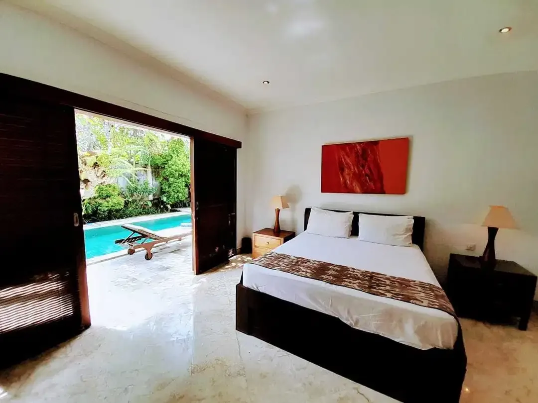 VILLA SEMINYAK JUAL CEPAT HITUNG TANAH SAJA KONDISI TERSEWA - Image 10 of 10