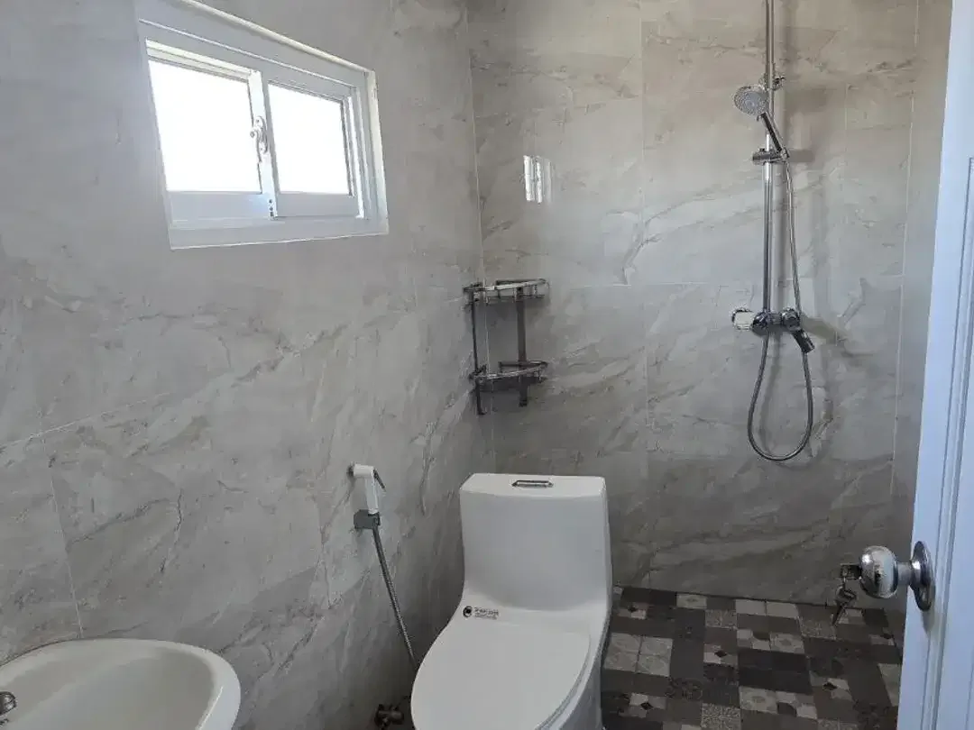 Rumah Baru Semi Furnished Disewakan Area Denpasar Selatan - Image 3 of 10