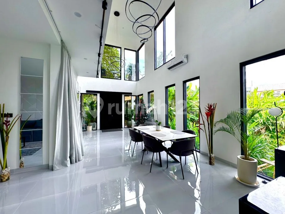 Luxurious Oanoramic Ricefield View Tumbak Bayuh Pererenan Badung Bali - Image 3 of 4