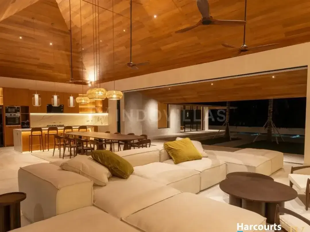 Villa Mewah 5 Kamar Tidur Siap Huni di Pererenan Bali Dekat Pantai - Image 4 of 10