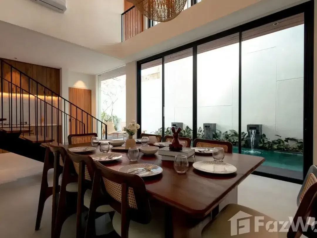 4 Bedroom Villa for sale in Seminyak, Bali - Image 2 of 10