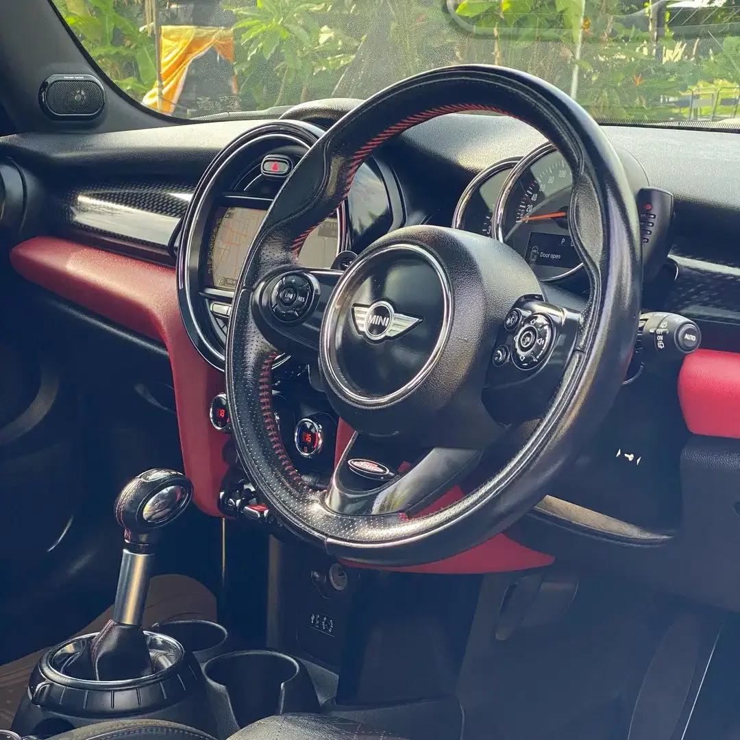 Mini Cooper S JCW 2.0 AT 3Doors - 2014 - Image 7 of 10