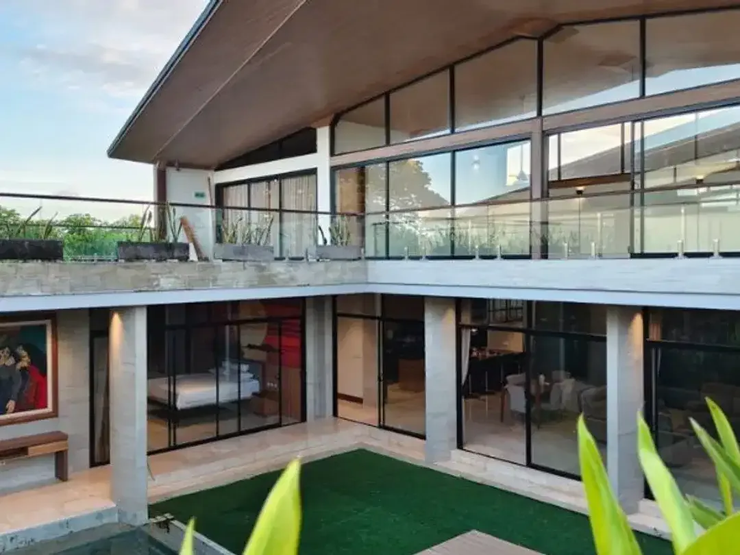 VILLA LUXURY DAN OCEAN VIEW IN SANUR DENPASAR - Image 2 of 10