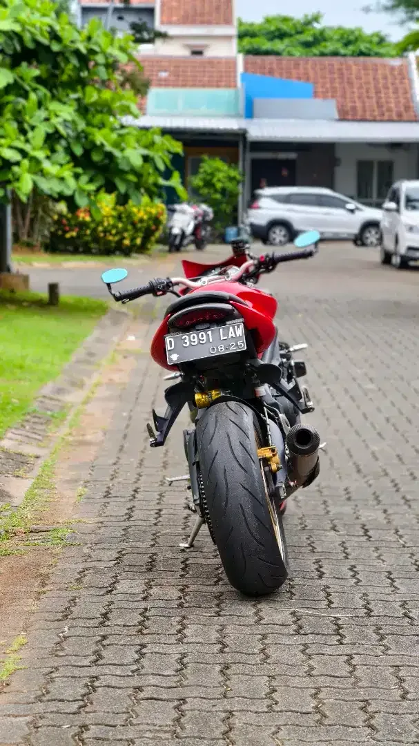 Triumph Street Triple 675 2012 FP,  modif banyak, cakep, siap gas - Image 5 of 10