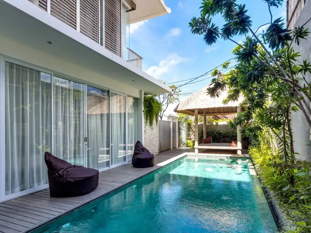 Luxury Villa in Secure Complex, Walking Distance to The Beach - Image 2 of 10