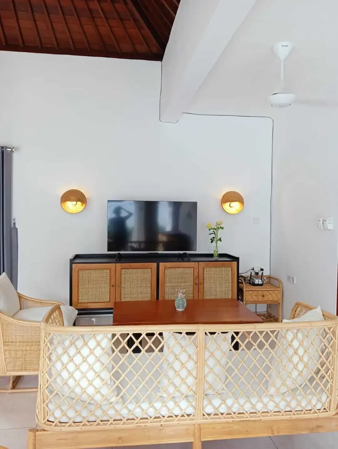 FOR RENT 2BR PRIVAT POOL LOKASI TENANG STARTEGIS DI SEMINYAK - Image 2 of 10