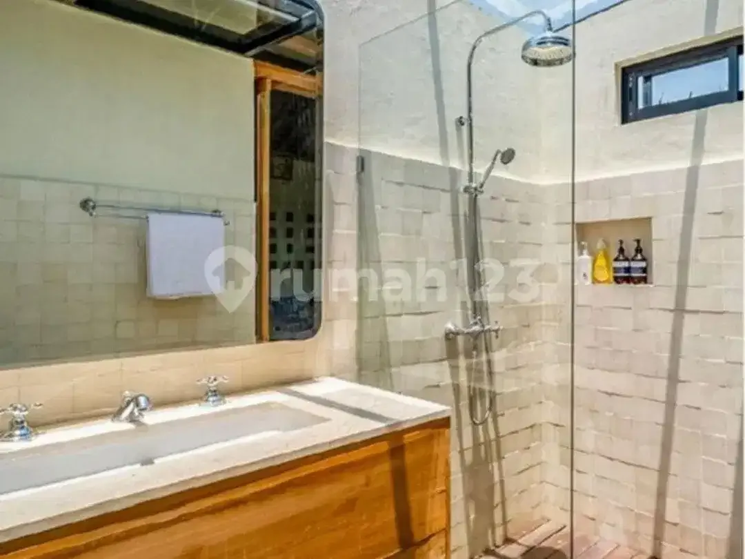 Tirta Hikari Luxury Joglo Estate For Sale In South Buwit, Freehold, River & Jungle View, From Usd 1,000,000 - Image 6 of 7