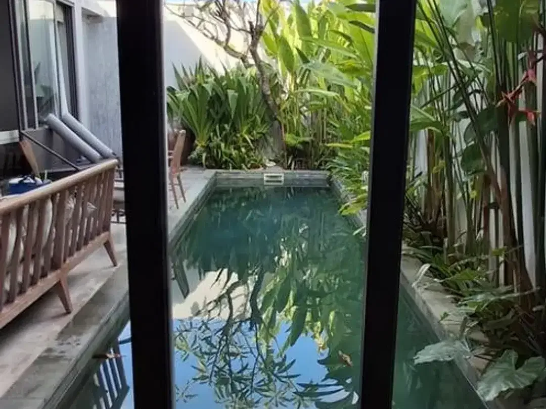 Vila 4 Kamar Tidur + Kantor Dijual, di Seminyak - Image 4 of 9