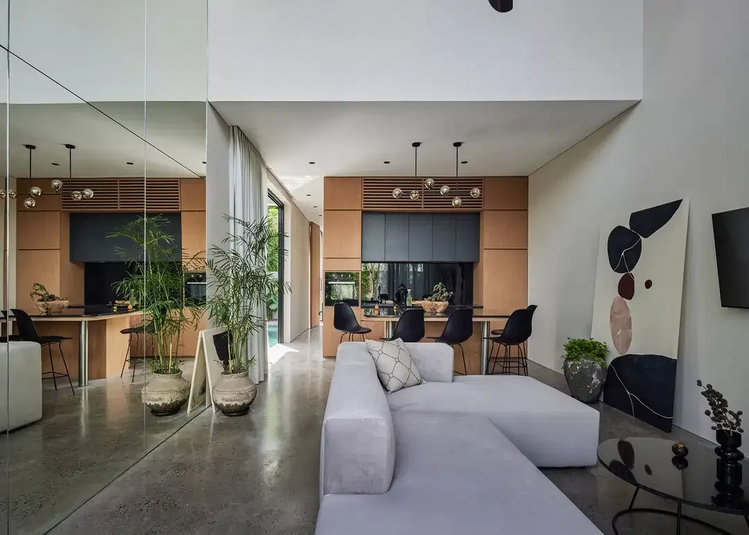 Modern and Stylish 3-Bedroom Townhouse in Prime Umalas Location - Image 6 of 10