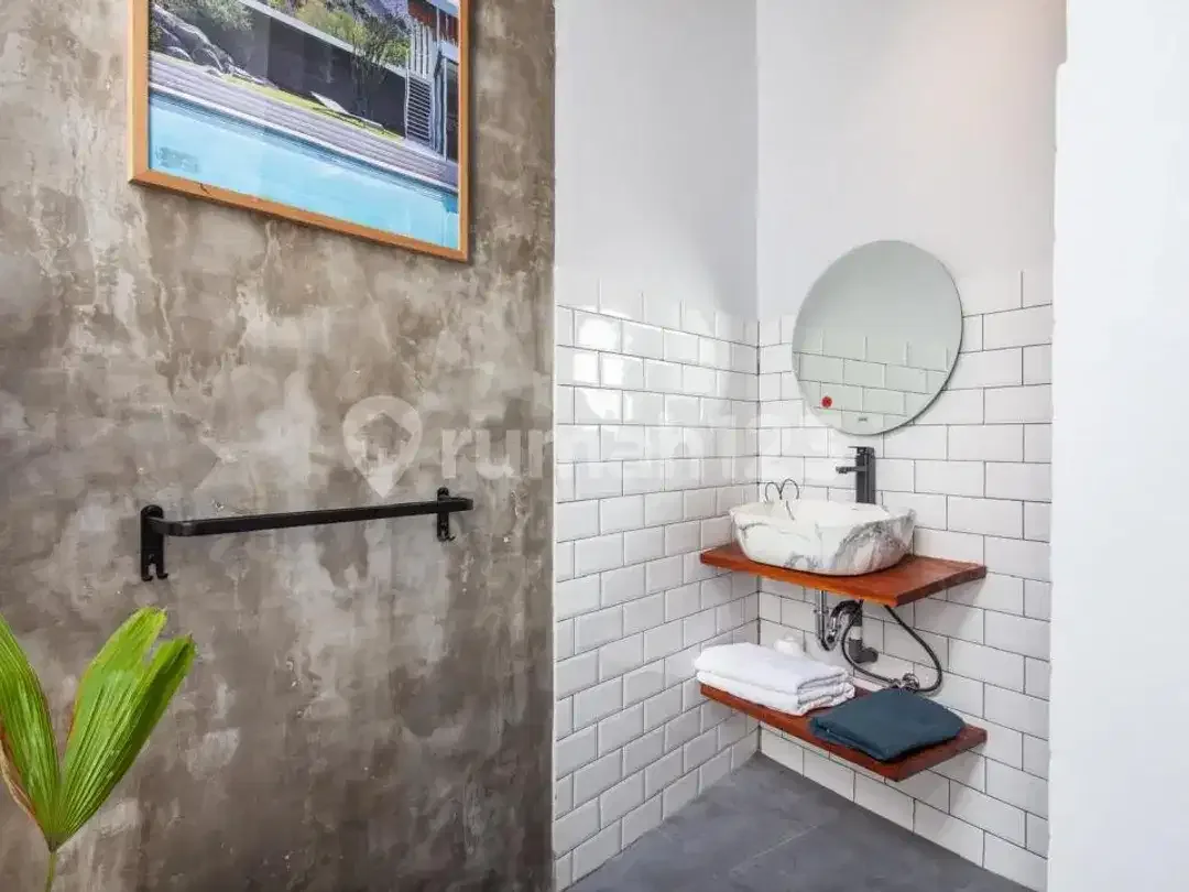 Rumah Mewah 6 Kamar, dengan Swimming Pool Diberawa Canggu - Image 7 of 10
