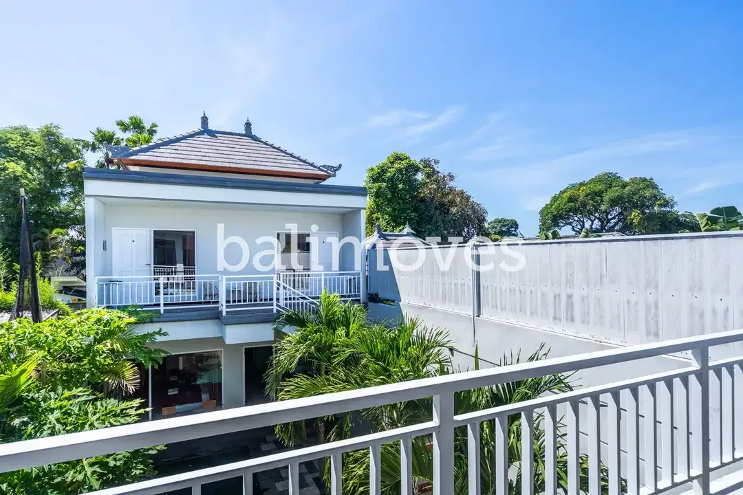 Dijual Guest House Cantik Enam Kamar Tidur Di Tepi Pantai Sanur - Image 9 of 10