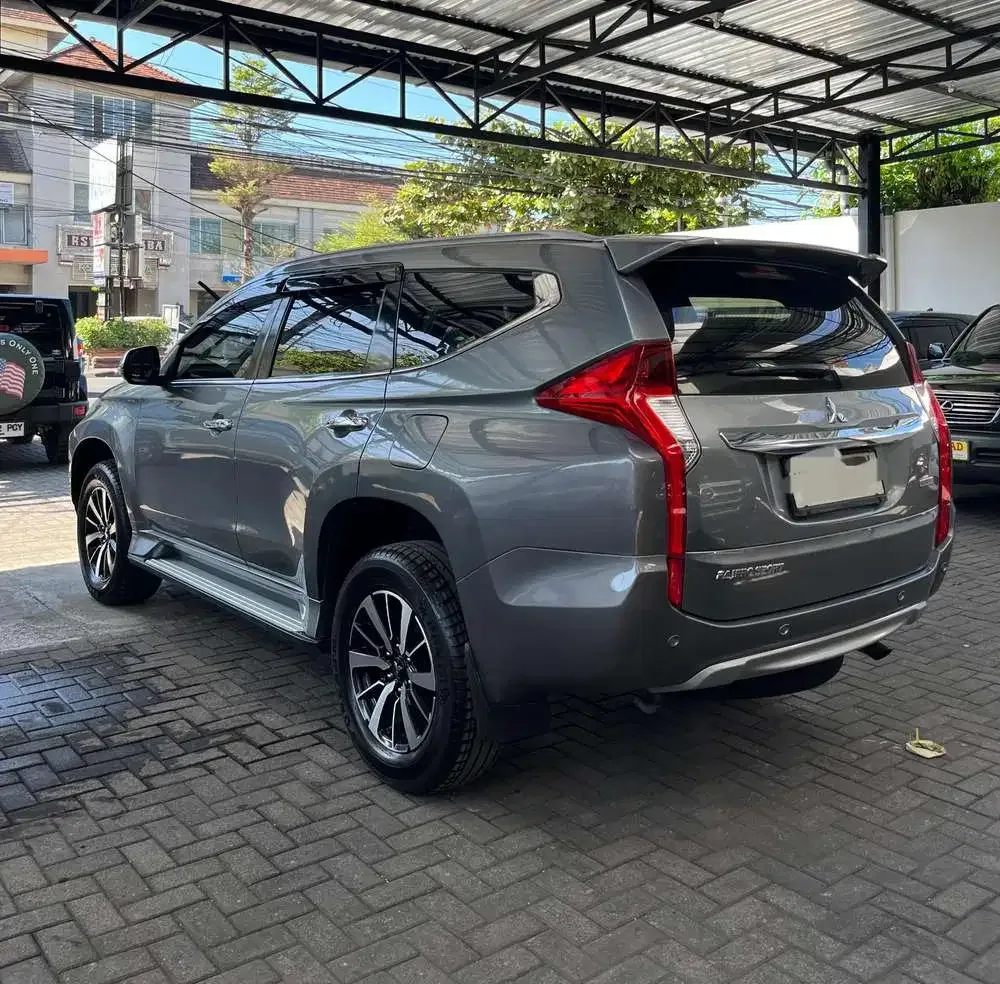 Mitsubishi Pajero Sport Dakar 2018 Abu - abu A/T 2.4cc Disel - Image 2 of 7