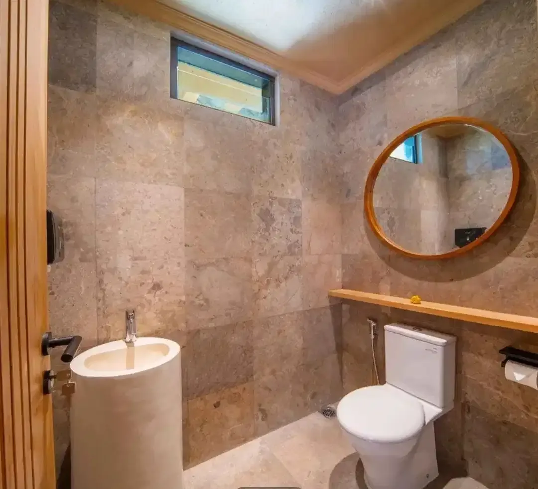 Kedunggu calling 5 bedrooms villa for sale - Image 10 of 10
