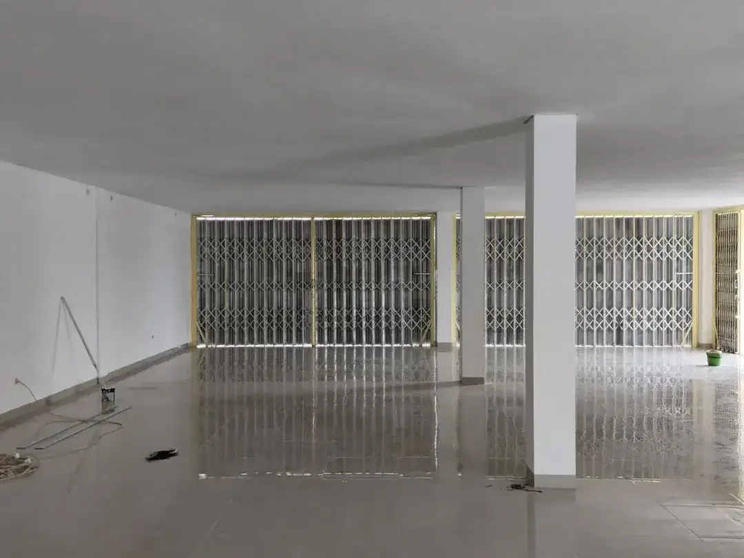 Disewakan toko cocok untuk minimarket lokasi premium di pusat keramaian - Image 3 of 5