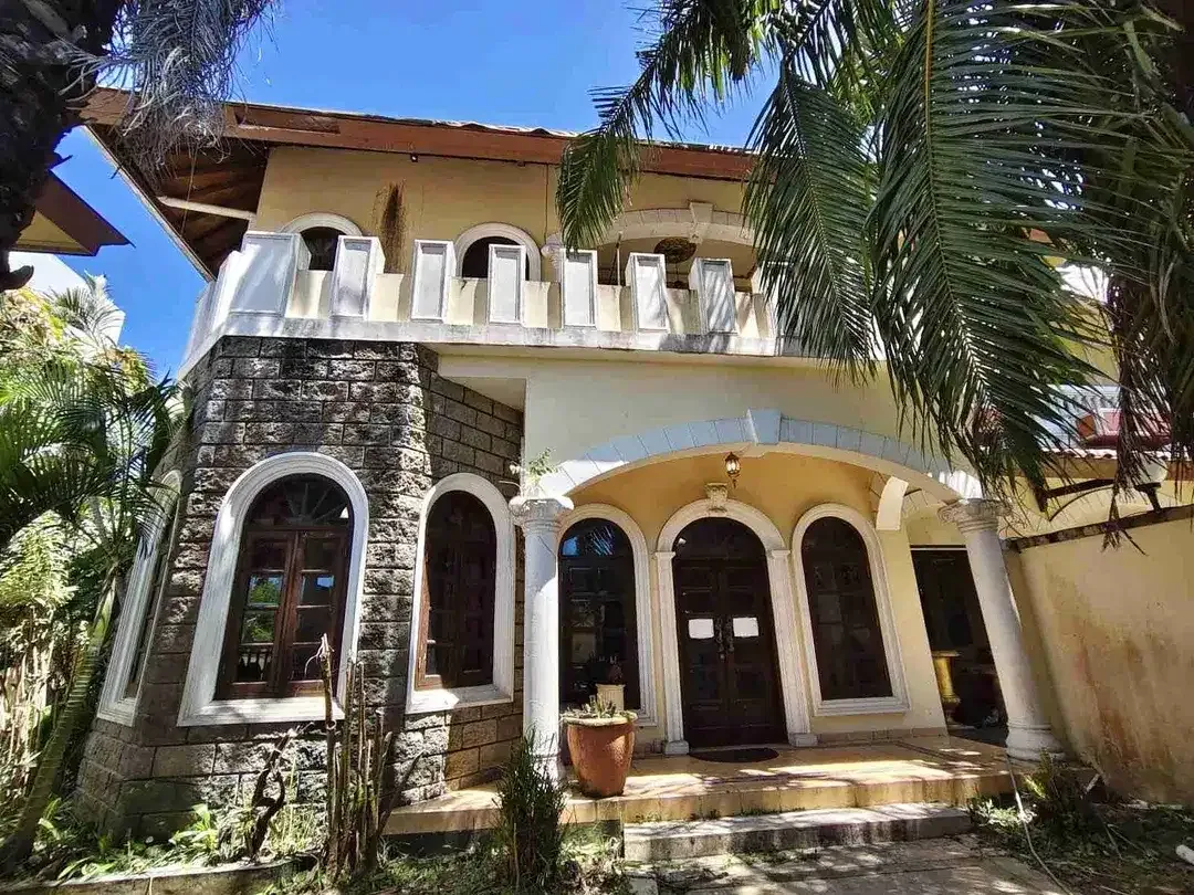 Villa Spanish Style strtaegis Dukuh Indah Kerobokan Bali - Image 1 of 10