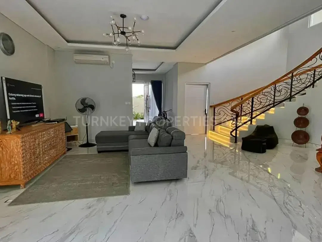 Brand New Villa Walking Distance to the Beach! - Image 10 of 10
