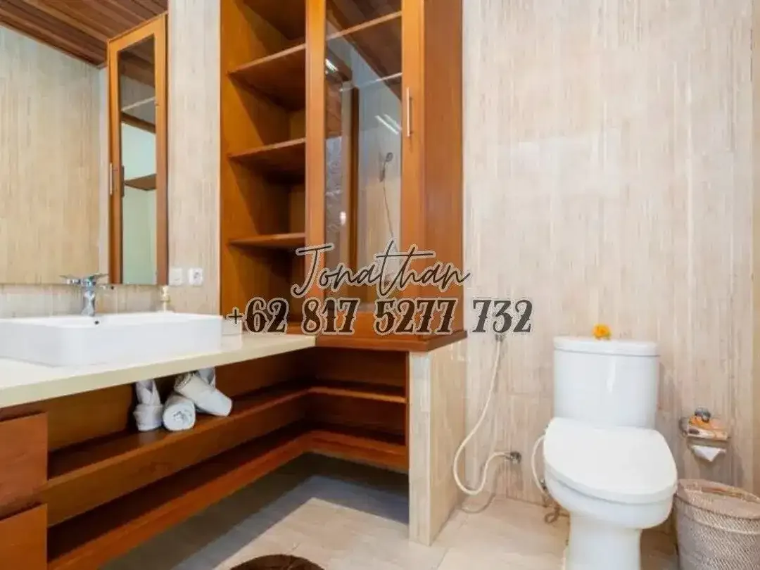 Dijual Villa 4 Kamar Tidur Dekat Pantai Melasti Ungasan - Image 2 of 10