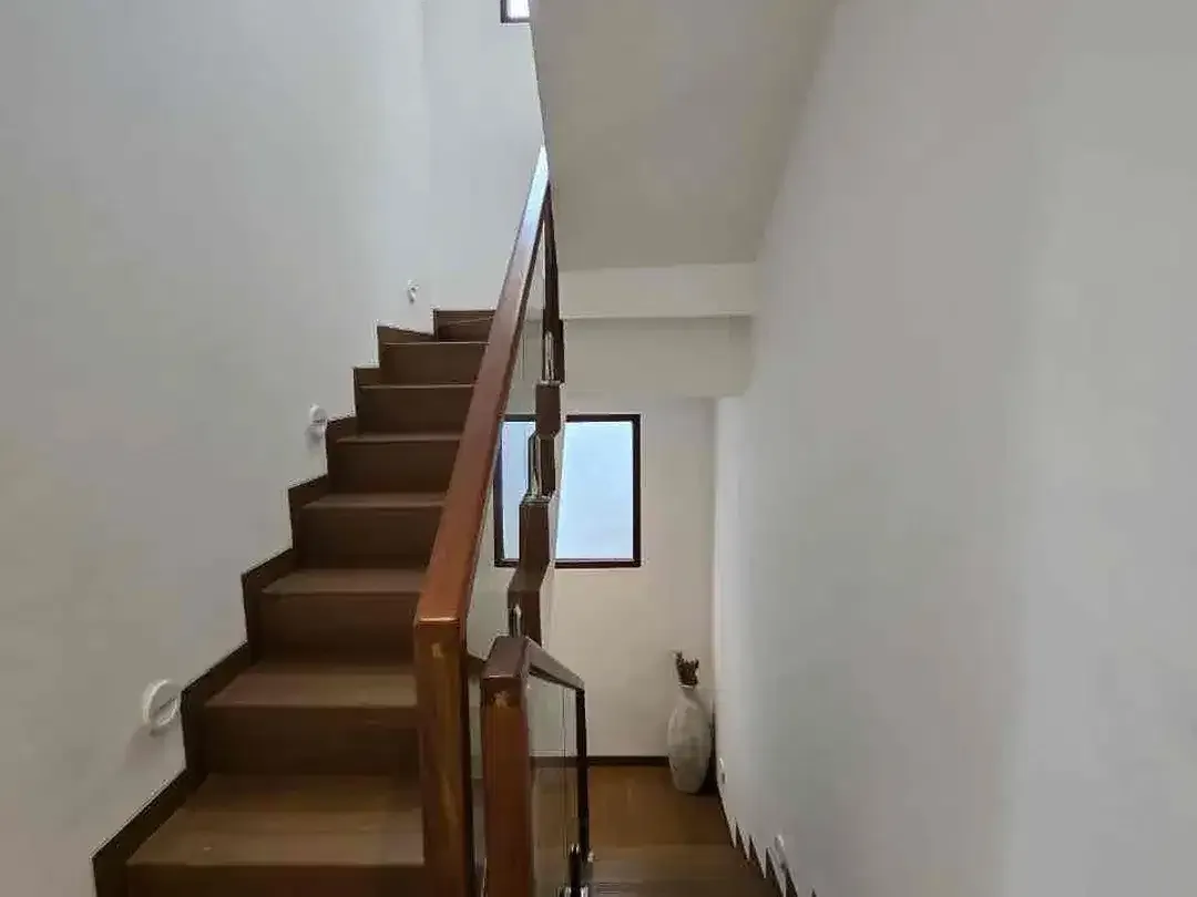 Dijual Rumah Semi Villa Mewah 3 Lantai di Kawasan Elite Pecatu Indah Resort - Image 9 of 10