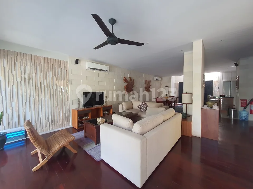 Luxury Villa di Jimbaran , Badung, Jalan Kaki Ke Pantai - Image 2 of 4