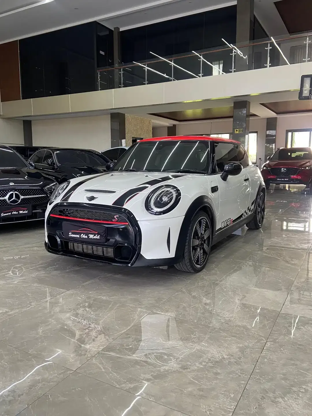Mini Cooper S Turbo 2023 - Image 2 of 9