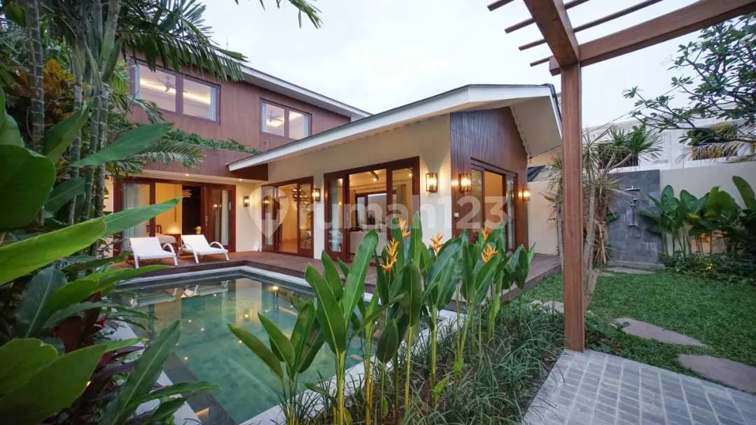 Yearly Rental Brand New 3 Bedrooms Villa At Beachside Sanur - Image 2 of 4