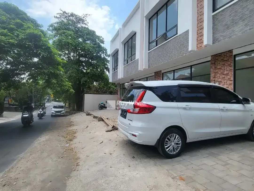 Ruko Komersial 2 Lantai di Jalan Umalas Dijual - Image 10 of 10
