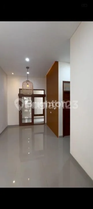 New Gress Rumah 1 lantai non Furnished siap huni akses bisa mobil dekat dengan jalan raya utama lokasi ditengah kota Denpasar area Denpasar Selatan - Image 2 of 4