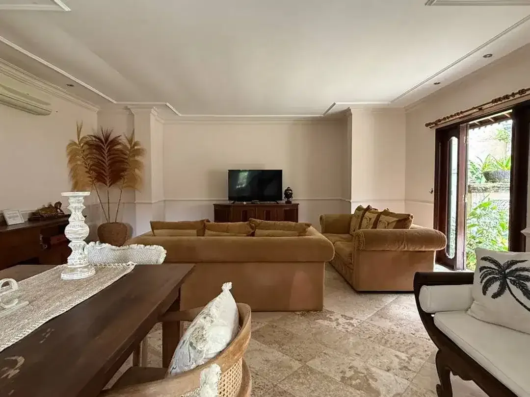 Villa 2 Bedrooms Balinese Style Private Cluster Dekat Pantai Melasti Ungasan - Image 10 of 10