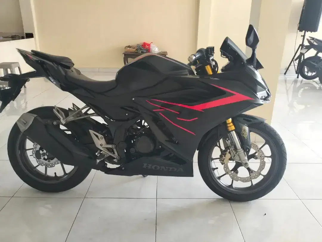 Honda CBR 150 CC thn. 2022 kredit Bali dharma motor - Image 4 of 4