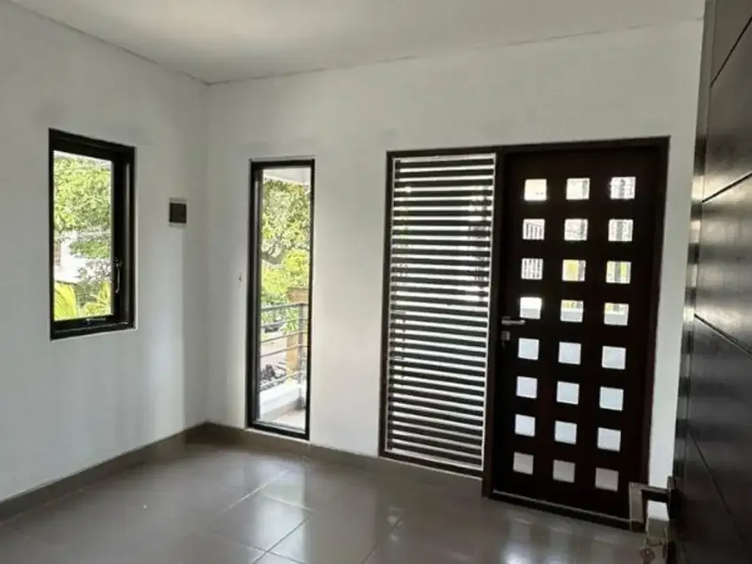 MINIMALIS HOUSE IN MERDEKA RENON DENPASAR - Image 4 of 7