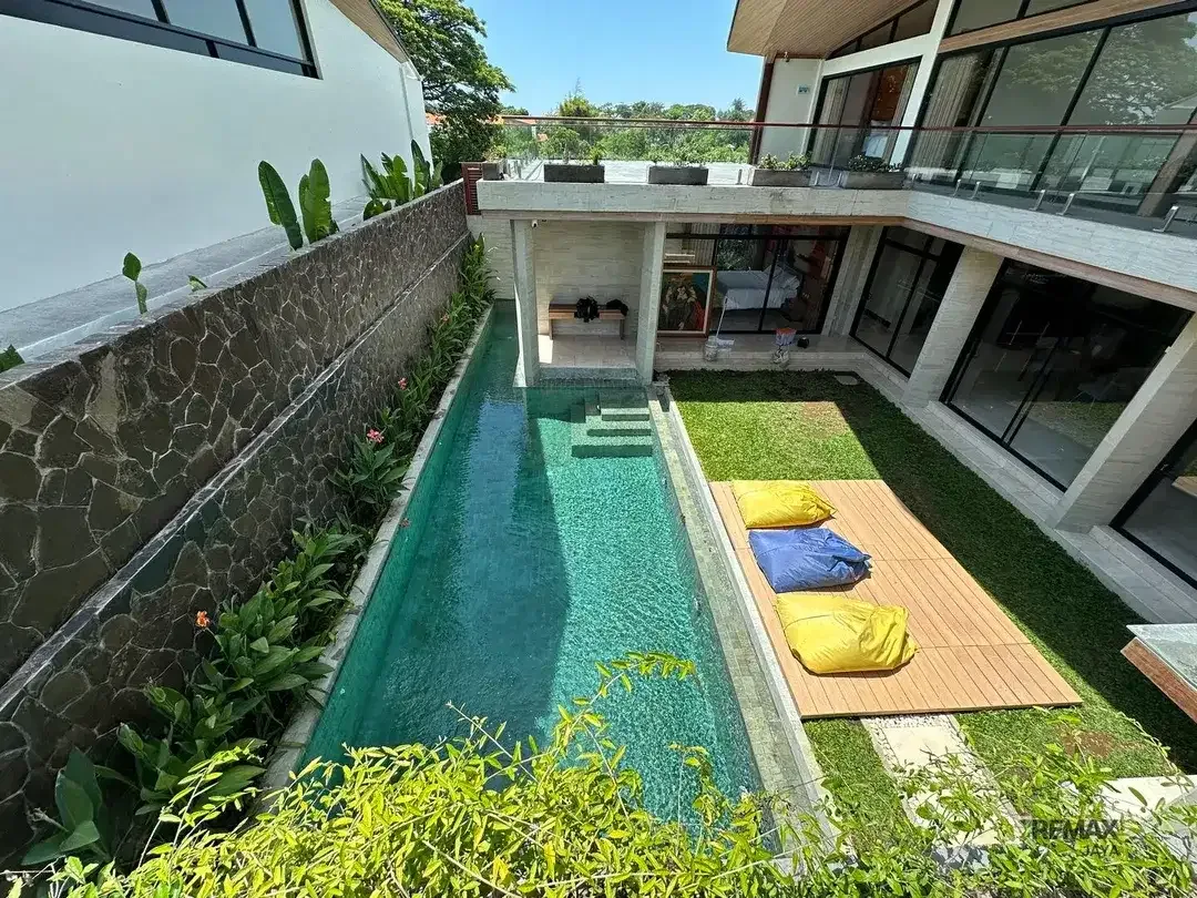 Villa Mewah Cantik Lokasi Strategis Dijual, di Area Sanur Denpasar - Image 1 of 10