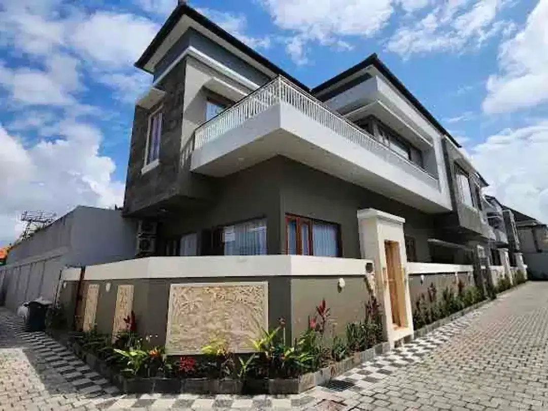 Rumah minimalis modern di lokasi strategis daerah Sanur Bali - Image 1 of 10