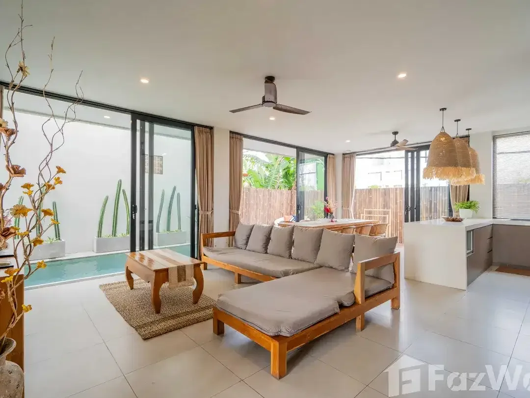 4 Bedroom Villa for sale in Batu Bolong, Bali - Image 3 of 10