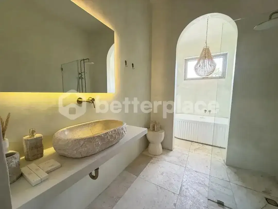 Spacious 2 Bedroom Apartment in Prime Sanur Location - Image 5 of 10