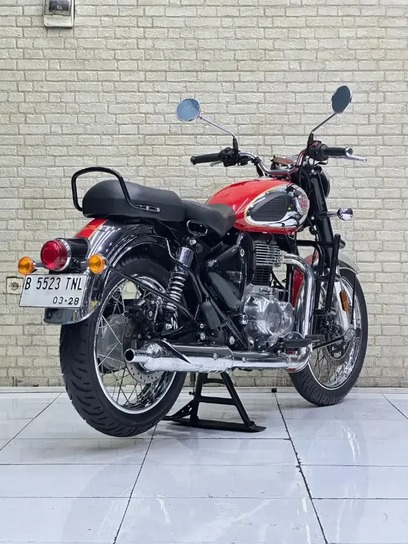 ODO 1RB PERAK‼️ Royal Enfield Clasic 350 PMK 2023 Mustika Motor malang - Image 8 of 10