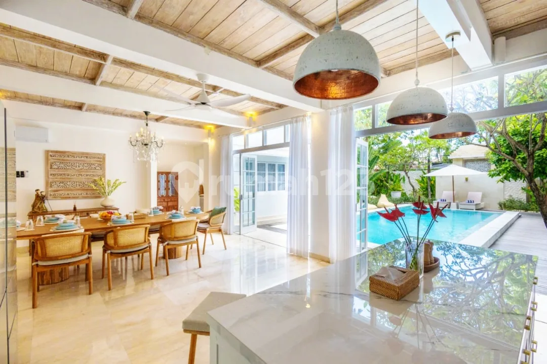 Villa Tropical Minimalis Style di Sanur Area ..450 Meter ke Warung Bellisimo , 3 Menit ke Rumah Sakit Bali Mandara dan 8 Menit ke Pantai Mertasari Sanur - Image 3 of 4