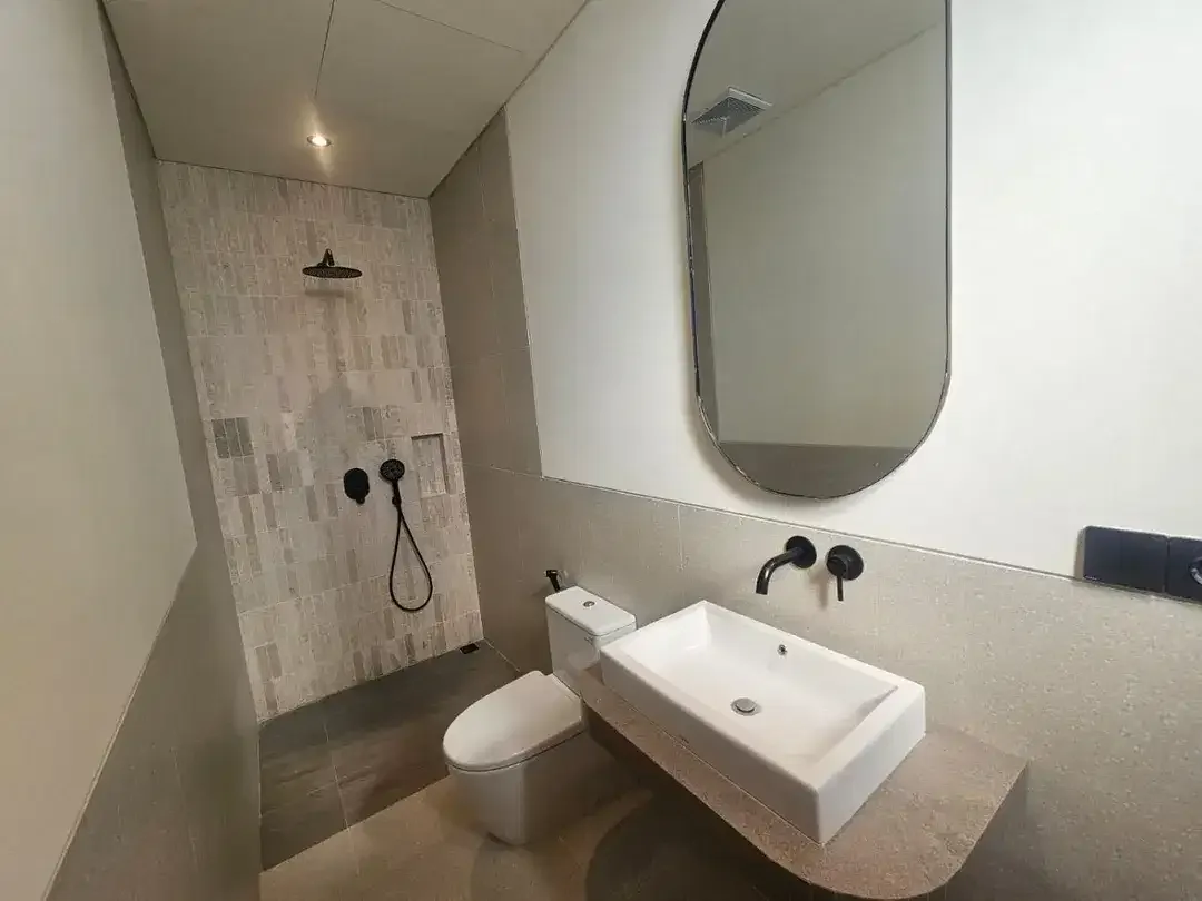 Dijual Modern Tropical Villa Baru Siap Sewa dengan Kolam Renang Pribadi Dekat Pantai Mengening Cemagi - Image 7 of 10