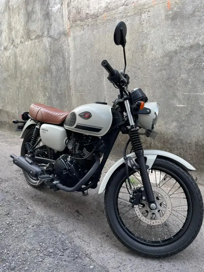 W175 se 2022 km 2 rb # bintang dewata motor # - Image 1 of 4