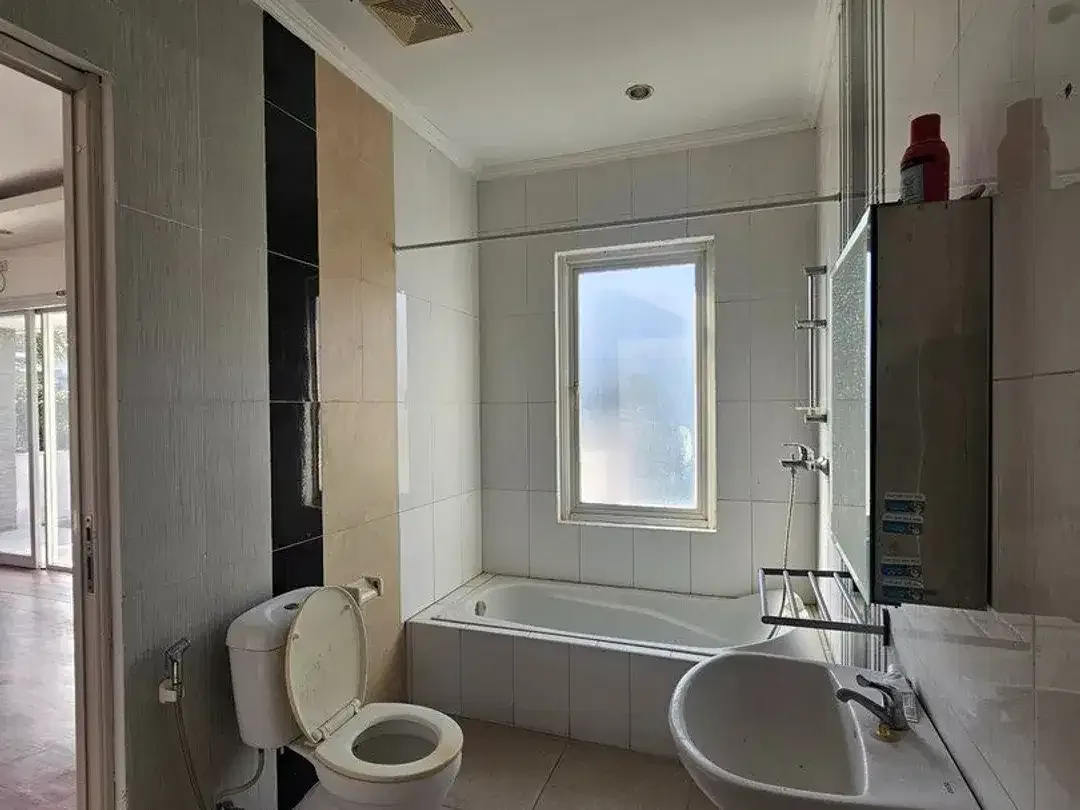 Rumah Modern 3+1 Bedroom Dijual, di Area Denpasar Selatan - Image 4 of 10