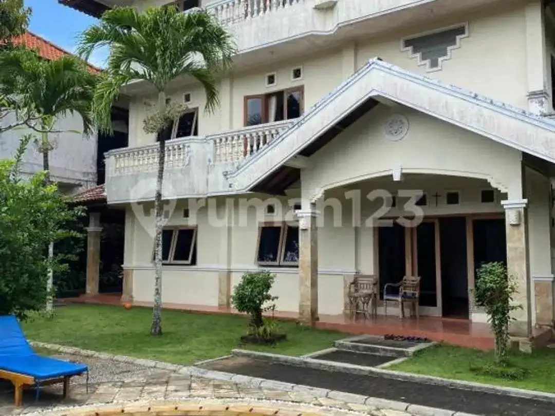 Dijual Villa 3 Lantai Full Furnished View Ocean dan Jalan Tol - Image 1 of 10