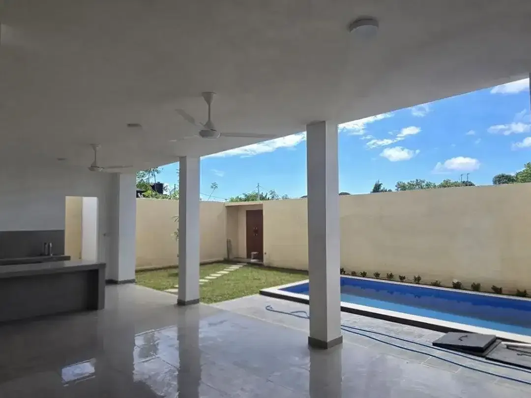 DISEWAKAN RUMAH VILLA AREA KUTUH, KUTA SELATAN - Image 3 of 10