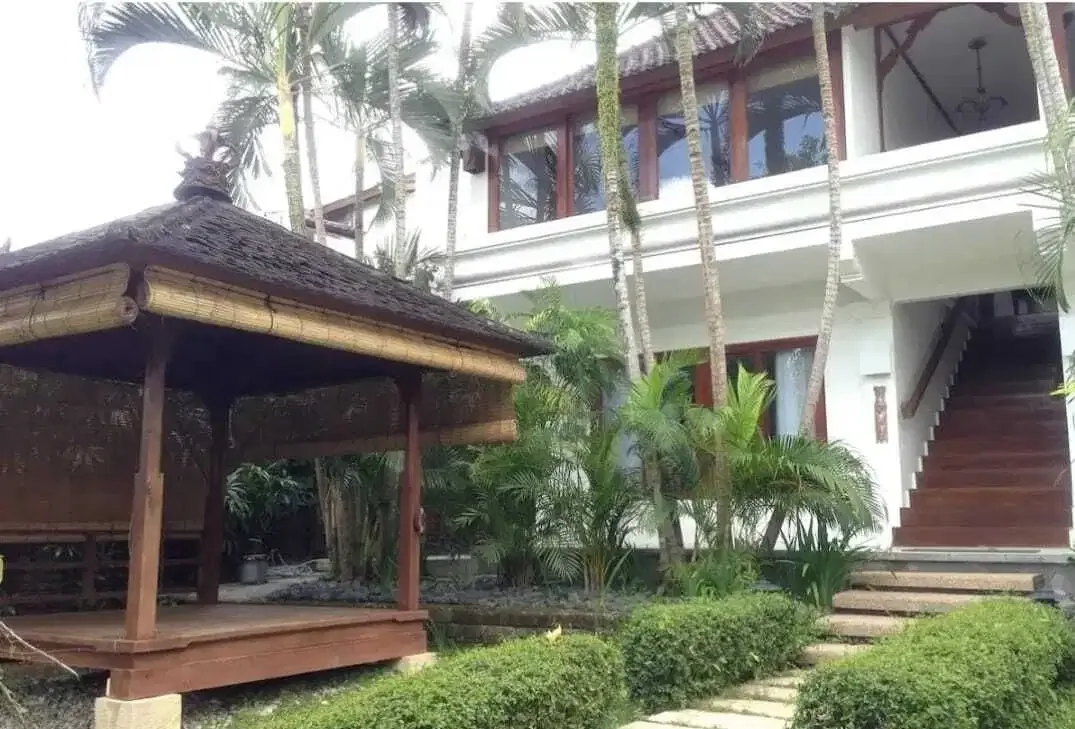 Villa for Sale 7 BR FAMILY FRIENDLY Villa for Sale in Umalas - Image 1 of 10