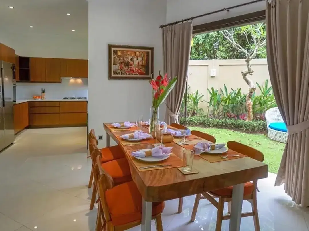 Spacious 4-Bedroom Villa For Yearly Rental In Jimbaran - Image 4 of 10