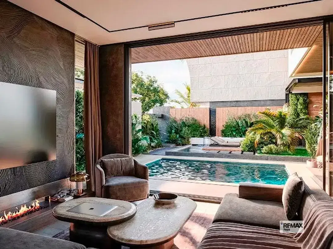 Luxury 5-Bedroom Contemporary Villa With 60-Year Leasehold In Seminyak - Image 1 of 10