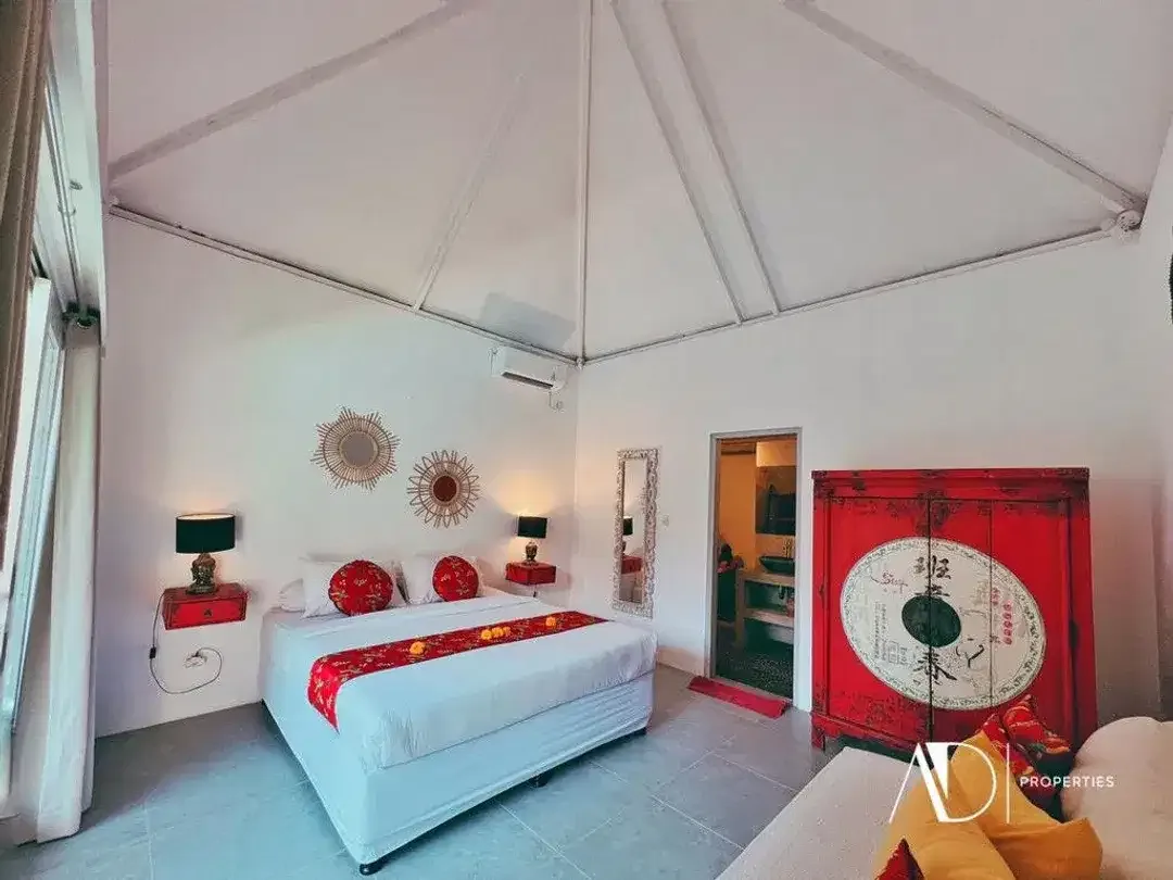 LEASEHOLD (14 YEARS) | JOGLO-STYLE 4-BEDROOM VILLA IN OBEROI SEMINYAK - Image 9 of 10