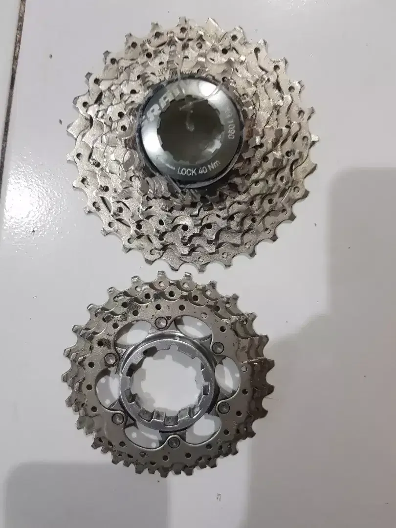 Dura Ace Spocket 11-25/11-28t Normal,Bonus Rantai - Image 1 of 3