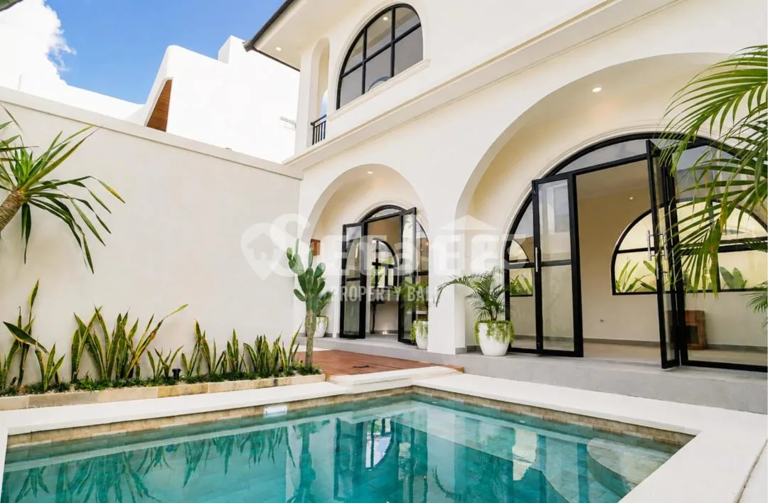 Dijual Villa Baru Siap Huni - Hak Milik - 3 Kamar - di Buduk Dekat Canggu, Bali - Area Berkembang Pesat - Svfc066 - Image 1 of 4