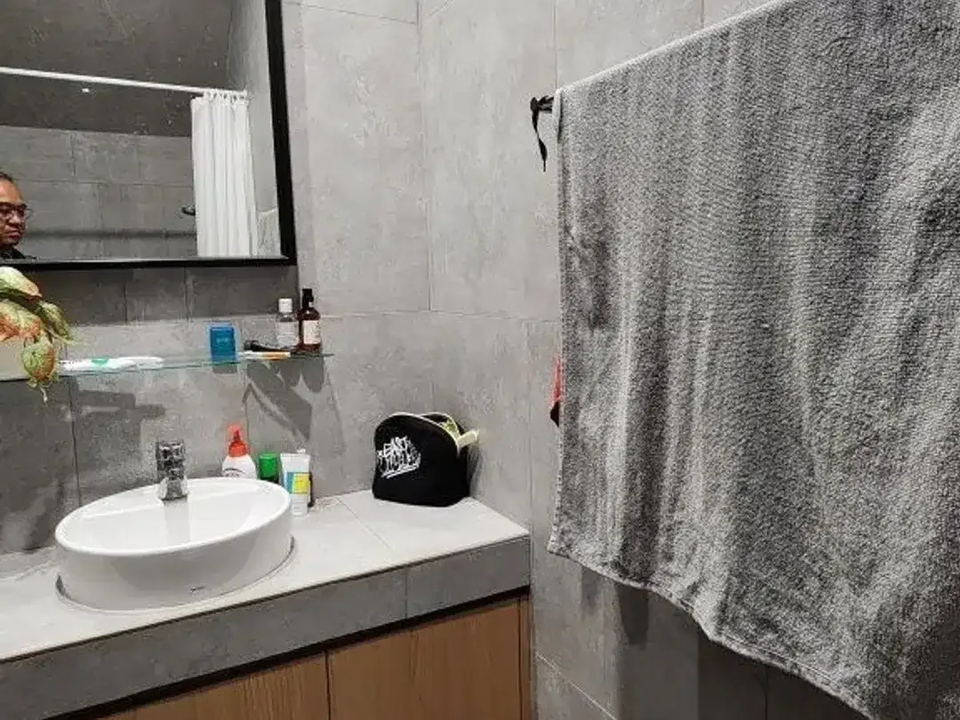 Dijual rumah ready unit fully furnished di perumahan elite one gate system dengan fasilitas club house - Image 5 of 10