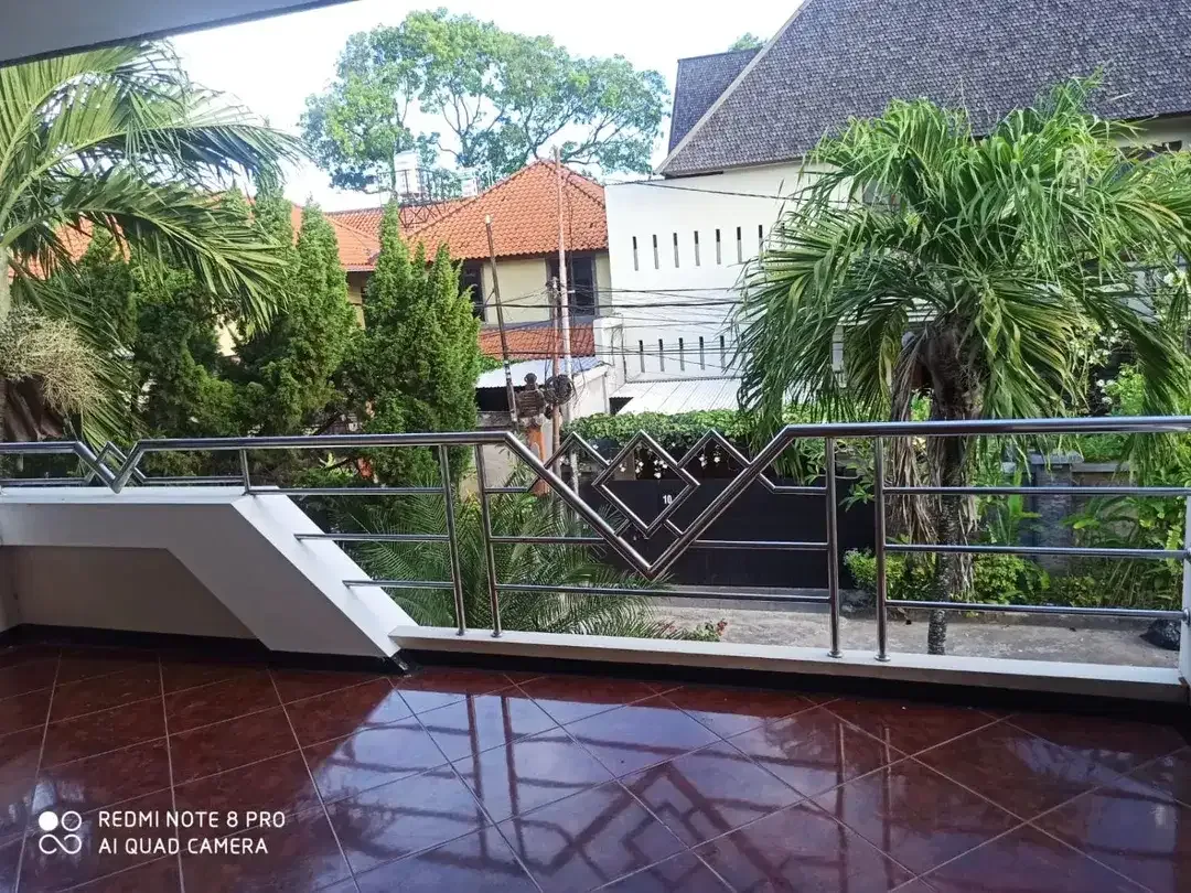 Disewakan Rumah Elegan 2 Lantai dengan Taman Asri di Lingkungan Premium di Renon - Image 9 of 9