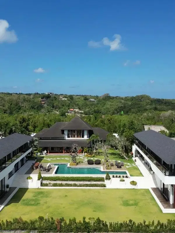 for sale.luxury villa di pecatu hill bali fully furnished - Image 1 of 10